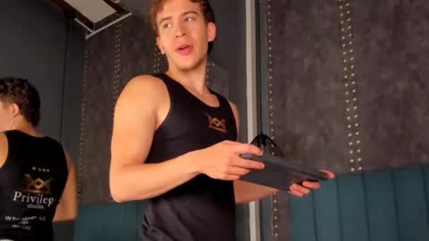 KAEL online show from 11/12/25, 11:54