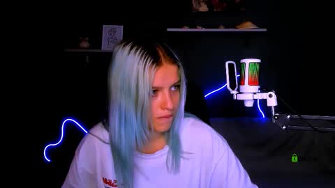 Snapshot of kaela_spell_ chatting on 09/16/25, 05:19 kaela_spell_ online show from 09/16/25, 05:19