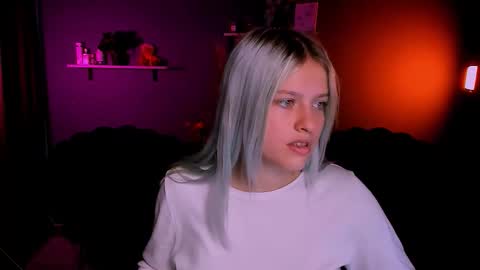 Snapshot of kaela_spell_ chatting on 10/17/25, 01:03 kaela_spell_ online show from 10/17/25, 01:03