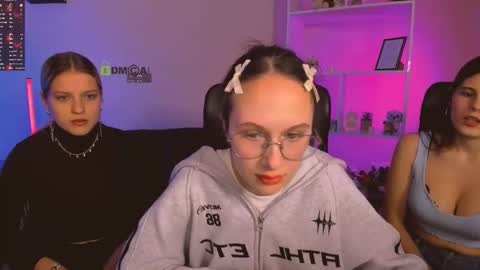 Snapshot of kaela_spell_ chatting on 11/25/25, 08:31 kaela_spell_ online show from 11/25/25, 08:31