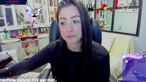 Snapshot of kagomme_h chatting on 12/28/24, 05:33 Antonella online show from 12/28/24, 05:33