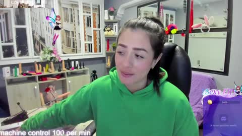 Snapshot of kagomme_h chatting on 01/14/25, 04:36 Antonella online show from 01/14/25, 04:36