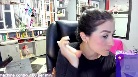 Snapshot of kagomme_h chatting on 01/17/25, 06:44 Antonella online show from 01/17/25, 06:44