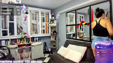 Snapshot of kagomme_h chatting on 01/29/25, 10:16 Antonella online show from 01/29/25, 10:16