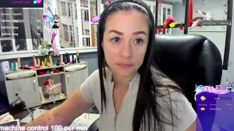 Snapshot of kagomme_h chatting on 02/13/25, 10:55 Antonella online show from 02/13/25, 10:55