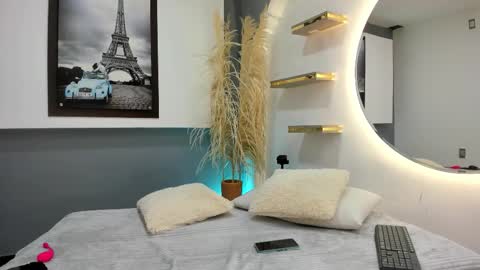 Snapshot of kagomme_h chatting on 10/29/25, 04:48 Antonella online show from 10/29/25, 04:48