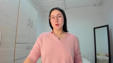 ChloeIndependient model online show from 11/06/25, 03:35