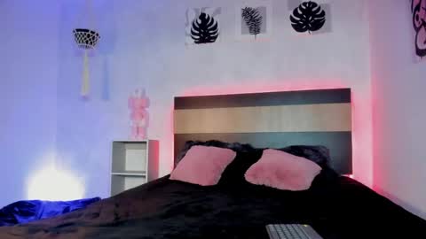         online show from 04/19/26, 02:22