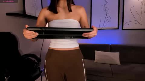 Kaia Ferreira online show from 11/30/25, 11:47