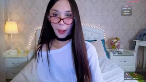 Kaia Monday Thursday FridaySaturdaySunday online show from 10/31/25, 11:55