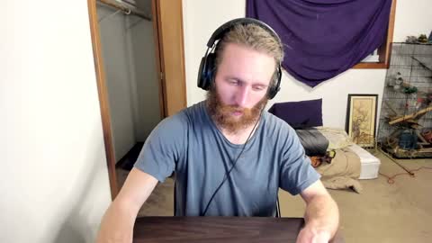 Snapshot of kaiku77 chatting on 12/29/24, 07:39 Kaiku77 online show from 12/29/24, 07:39