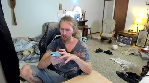 Snapshot of kaiku77 chatting on 09/27/25, 05:23 Kaiku77 online show from 09/27/25, 05:23