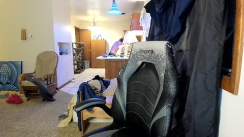 Snapshot of kaiku77 chatting on 10/04/25, 04:43 Kaiku77 online show from 10/04/25, 04:43