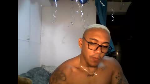 Snapshot of kail_1111 chatting on 12/15/25, 03:00 kail_1111 online show from 12/15/25, 03:00