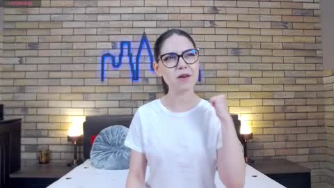 Kaila Lewis online show from 09/18/25, 06:43