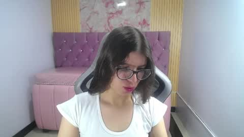 Kailee online show from 04/15/26, 01:18