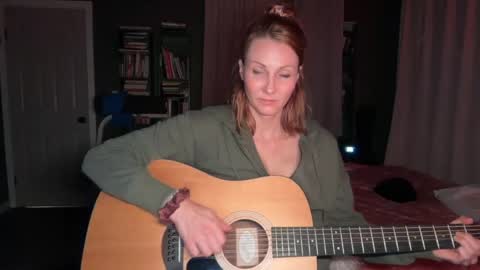 Snapshot of kaileeshy chatting on 05/15/26, 05:14 Kailee Smile online show from 05/15/26, 05:14