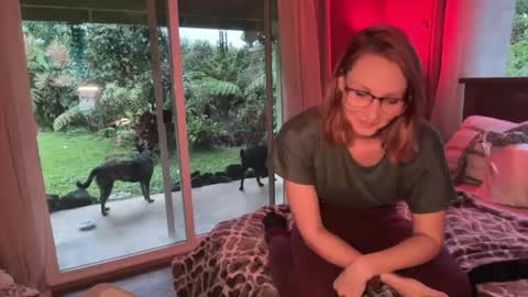 Snapshot of kaileeshy chatting on 05/18/26, 04:29 Kailee Smile online show from 05/18/26, 04:29