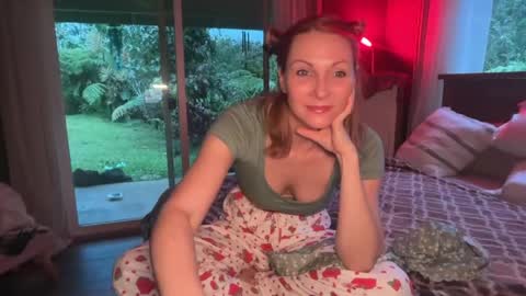 Snapshot of kaileeshy chatting on 05/20/26, 04:40 Kailee Smile online show from 05/20/26, 04:40