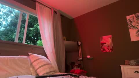 Snapshot of kaileeshy chatting on 05/22/26, 04:52 Kailee Smile online show from 05/22/26, 04:52