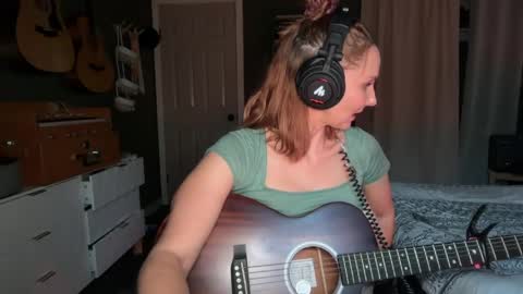 Snapshot of kaileeshy chatting on 05/25/26, 04:29 Kailee Smile online show from 05/25/26, 04:29