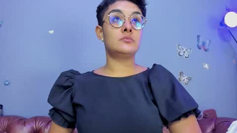 kaira_mosse_ online show from 11/30/25, 11:36