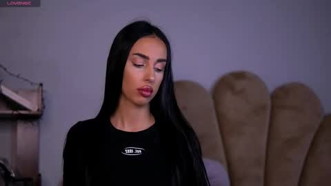 Kaira online show from 02/11/25, 07:27