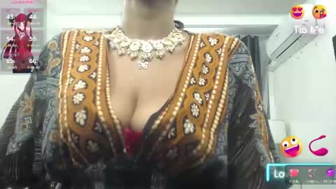 Kaira online show from 06/12/26, 11:53