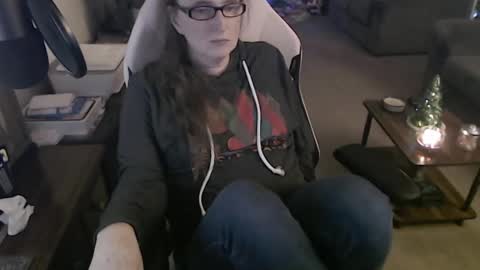 Snapshot of kait331 chatting on 12/13/24, 01:37 Camprincess331 online show from 12/13/24, 01:37