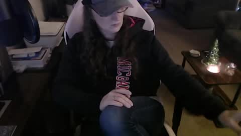 Snapshot of kait331 chatting on 12/17/24, 01:18 Camprincess331 online show from 12/17/24, 01:18