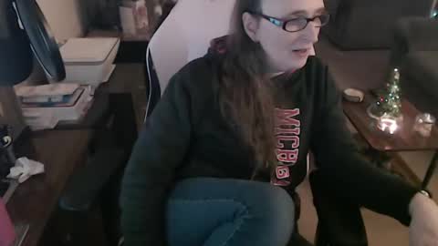 Snapshot of kait331 chatting on 12/27/24, 01:53 Camprincess331 online show from 12/27/24, 01:53