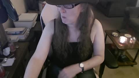 Snapshot of kait331 chatting on 01/01/25, 03:45 Camprincess331 online show from 01/01/25, 03:45