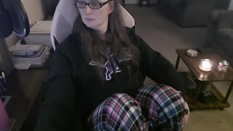 Snapshot of kait331 chatting on 01/05/25, 01:03 Camprincess331 online show from 01/05/25, 01:03