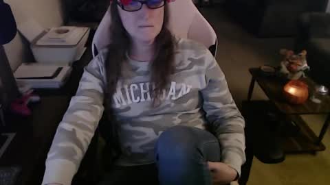 Snapshot of kait331 chatting on 10/28/25, 01:20 Camprincess331 online show from 10/28/25, 01:20