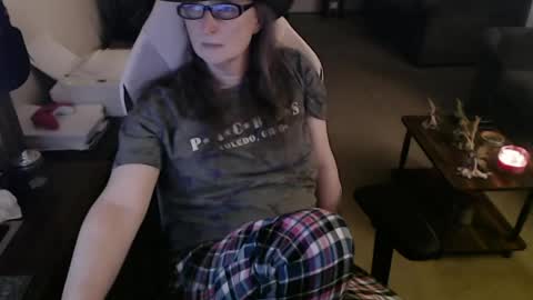 Snapshot of kait331 chatting on 05/06/26, 01:25 Camprincess331 online show from 05/06/26, 01:25