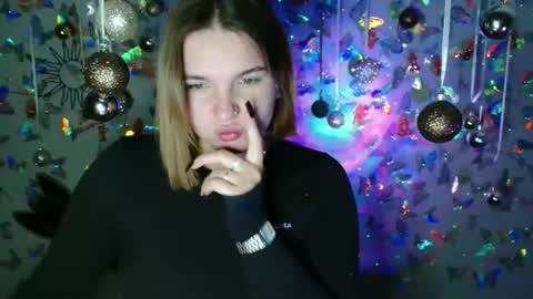 Kaitlin online show from 11/17/25, 06:14