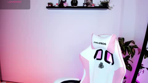 Kali Ka Please help me with your thumbs up its important   dont forget my birthday on October 26 online show from 10/09/25, 06:17