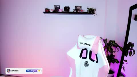 Kali Ka Please help me with your thumbs up its important   dont forget my birthday on October 26 online show from 11/24/25, 06:29