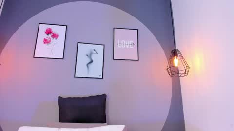 Carolina   online show from 02/17/25, 08:47