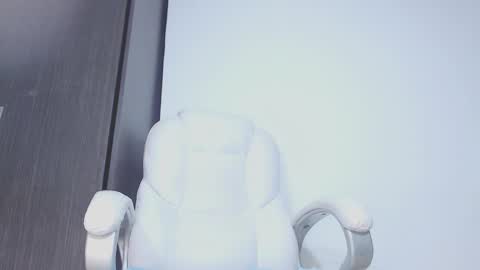 Hannah online show from 12/04/25, 11:24