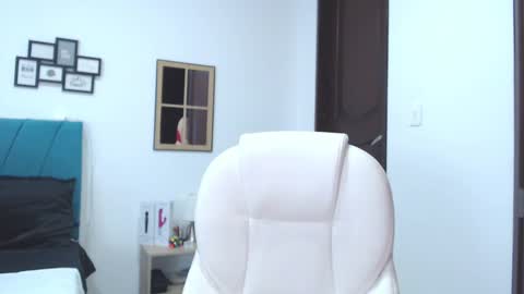 Kamilalopez online show from 01/27/25, 10:49