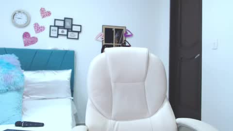 Kamilalopez online show from 02/14/25, 02:18