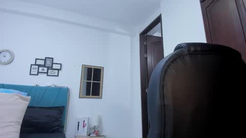 Kamilalopez online show from 09/23/25, 10:02