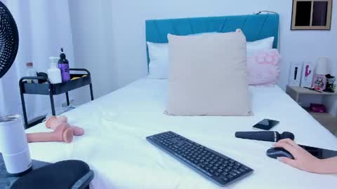 Kamilalopez online show from 04/21/26, 09:17