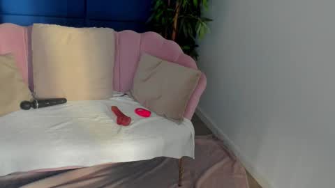 Snapshot of kamafeels chatting on 11/01/25, 06:15 KamaFeels online show from 11/01/25, 06:15