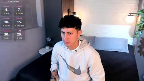 Snapshot of kamal_wolff chatting on 02/27/26, 11:43 jhon online show from 02/27/26, 11:43