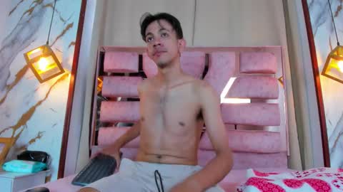 Snapshot of kameron_aand_nick chatting on 10/28/25, 07:49 kameron and Nick online show from 10/28/25, 07:49