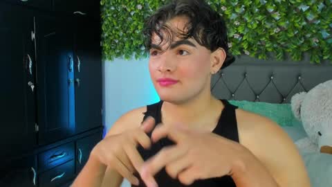 Snapshot of kami_22 chatting on 02/18/25, 04:26 camilo  independent model online show from 02/18/25, 04:26