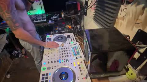 Snapshot of kamikazeozzy_juicylucee chatting on 01/12/26, 05:45 kamikazeozzy_juicylucee online show from 01/12/26, 05:45