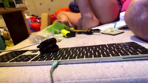 Snapshot of kamikazeozzy_juicylucee chatting on 02/09/26, 09:13 kamikazeozzy_juicylucee online show from 02/09/26, 09:13